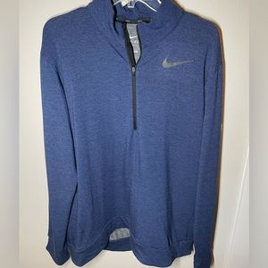 Men’s Nike half zip - L